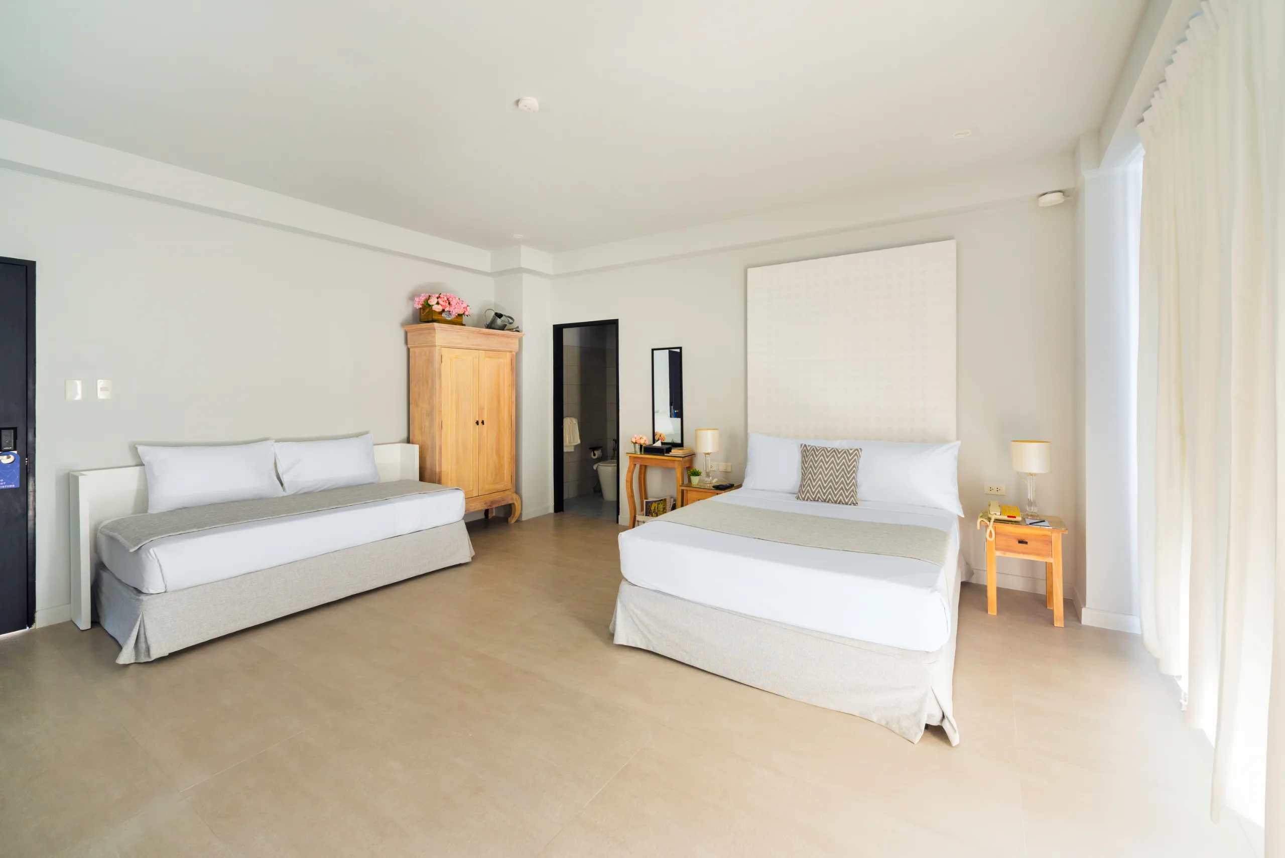 JUNIOR SUITE